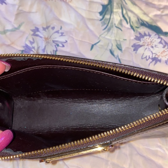 Louis Vuitton Vernis Pouch - Picture 4 of 4